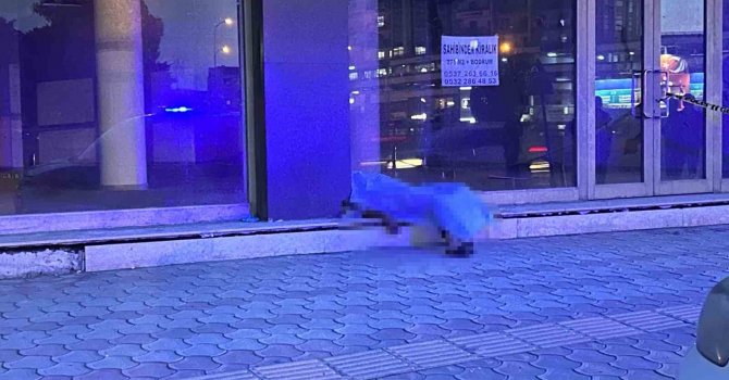 Hatay’da bir kişi kaldırımda ölü bulundu