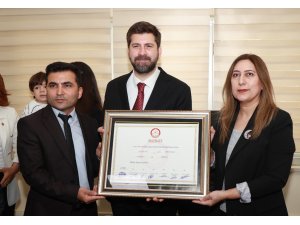 Tarsus Belediye Başkanı Ali Boltaç, mazbatasını alarak göreve başladı