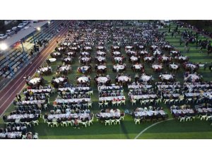 Toroslarda binlerce Fekeli Devlet Bahçeli Stadyumu’nda iftar açtı