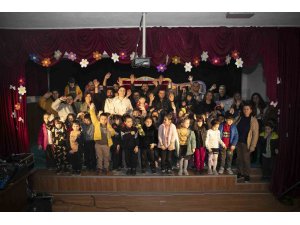 Mersin Şehir Tiyatrosu çocuklar için sahne aldı