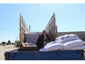 Büyükşehir Belediyesi’nin süt yemi desteği sürüyor