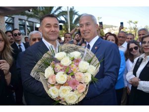 Alanya Belediye Başkanı Osman Özçelik görevi devraldı