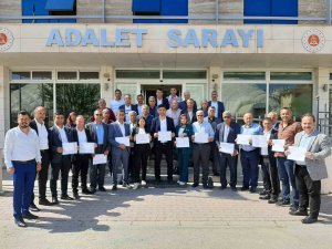 Kumluca’da seçimi kazanan 41 mahalleden 40 muhtar mazbatasını aldı