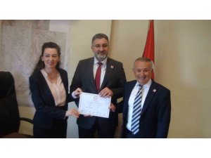 Serik Belediye Başkanı Kumbul törenle mazbatasını aldı