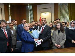 Onikişubat Belediyesi’nde yeni başkan Hanifi Toptaş mazbatasını aldı