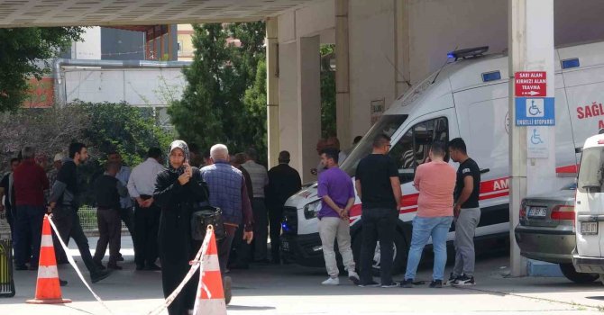 Mersin’de kepçenin kova kısmının altında kalan işçi hayatını kaybetti