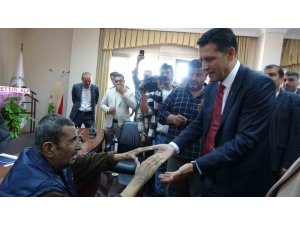 Kozan Belediye Başkanı Atlı, makamına davul zurnalarla uğurlandı