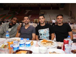 Alanyaspor iftar yemeğinde buluştu