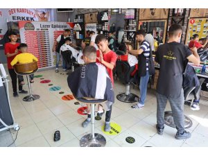 Banka sırası değil, tıraş kuyruğu