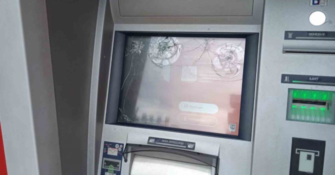 Alanya’da ATM’nin ekranına zarar verildi