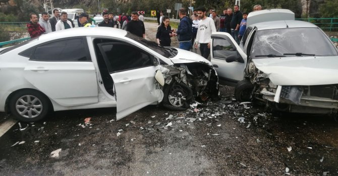 Kozan’da trafik kazası: 1’i çocuk 6 kişi yaralandı
