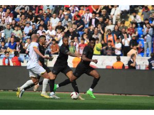 Trendyol Süper Lig: Hatayspor: 0 - İstanbulspor: 0 (İlk yarı)