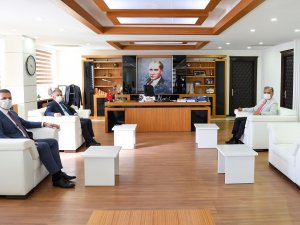 Vali Yazıcı, Başkan Uysal’ı ziyaret etti