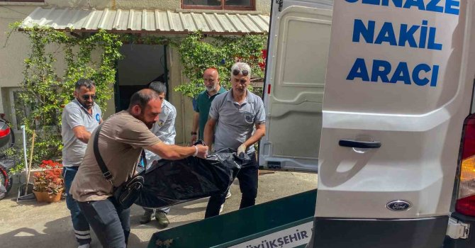 Antalya’da pansiyon odasında şüpheli ölüm
