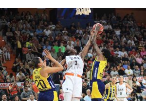 Kadınlar Basketbol Süper Ligi’nde Fenerbahçe üst üste 6. kez şampiyon