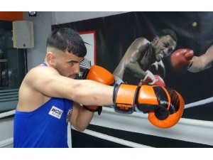 Çocukluğunda izlediği müsabakalardan esinlenip boksa başladı, Avrupa 3.’sü oldu