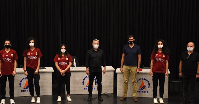 Kadın hentbolunun geleceğini kuruyorlar