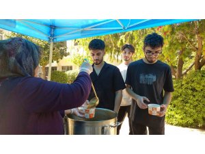 Kepez’den öğrencilere çorba ikramı