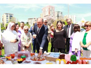 Dezavantajlı kadınların el emeği göz nuru ürünleri karnavalda sergileniyor