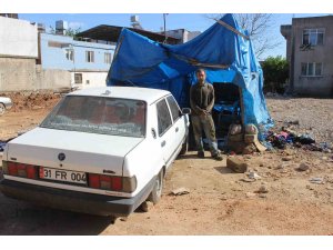 Depremzede ustadan çadırda araç tamiri