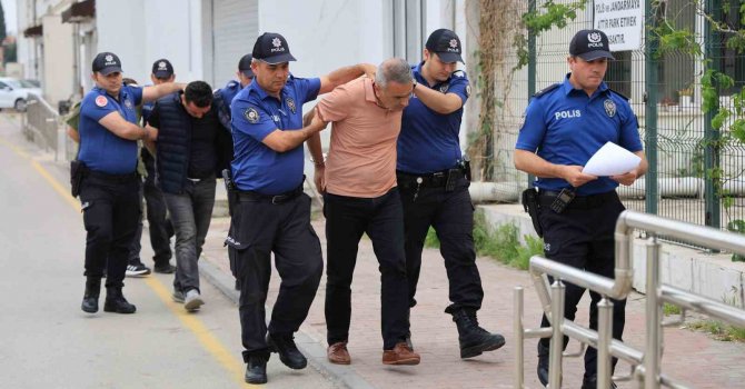 Uygulama yapan polise silah çeken Seyhan Belediyesi Temizlik İşleri Müdürü tutuklandı