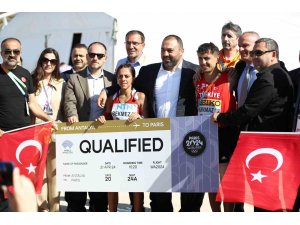 Milli atletler, karışık bayrak maraton yarışında Paris 2024’e kota aldı
