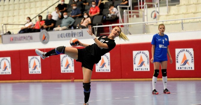 Kaptan dümene geçti