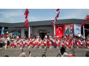 Mersin’de 23 Nisan coşkusu kente yayıldı