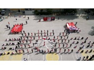 Isparta’da 170 öğrenci ile folklor gösterisi yapıldı