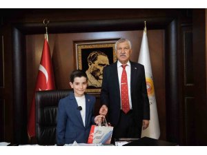 Zeydan Karalar makamını minik Ata Ergül’e teslim etti