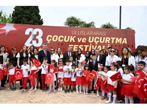 Dünya çocukları Antalya’dan barış mesajı verdi