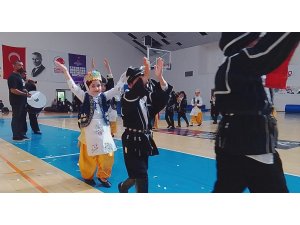 Miniklerden coşkulu 23 Nisan kutlaması