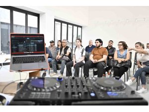 Muratpaşa’da DJ’lik kursuna yoğun ilgi