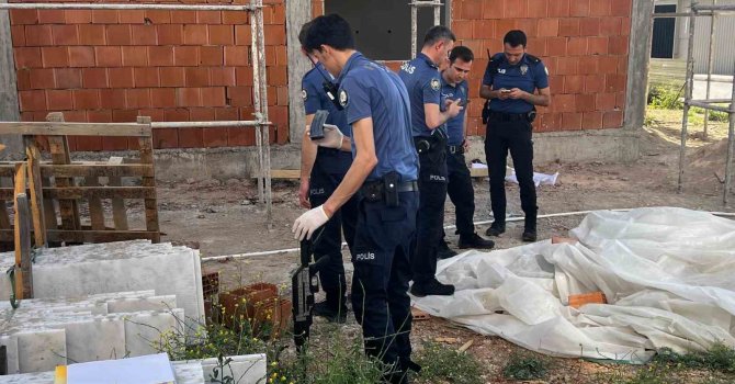 Ailesine kızıp inşaata girdi, tüfekle etrafa rastgele ateş etti