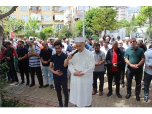 Alanya’da Gazze’de hayatını kaybeden Müslümanlar için gıyabi cenaze namazı kılındı