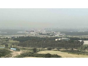 Adana’da toz bulutu etkili oldu