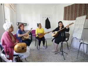 Mersin’de kadınlara bağlama kursu