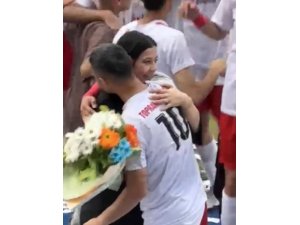 Osmaniye’de yeşil sahada evlilik teklifi