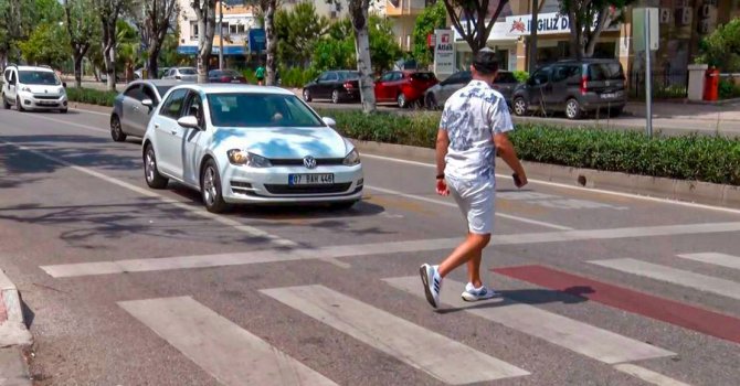 Küçük Ateş’in ölümden döndüğü kavşakta babası da kazadan kıl payı kurtuldu