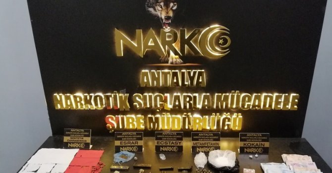 Uyuşturucu Madde Ticareti Yapan 18 Şahıs Kıskıvrak Yakalandı