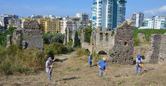 Alanya’da Naula Antik Kenti temizleniyor