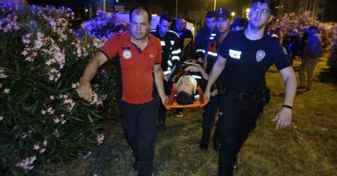 Mersin’de polis minibüsü kaza yaptı: 1 polis memuru yaralı