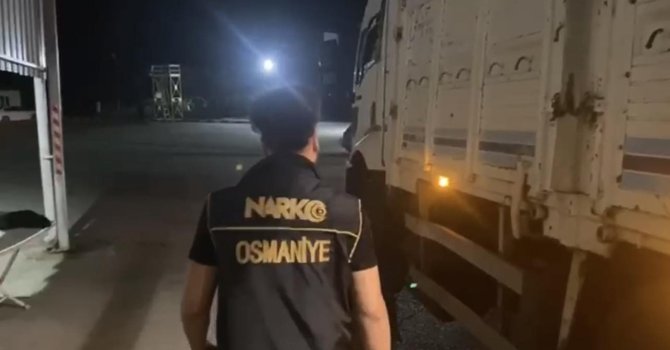 Osmaniye’de durdurulan tırda 41 kilo 600 gram uyuşturucu ele geçirildi