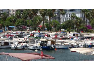 Mersin’de şiddetli rüzgar etkili oluyor