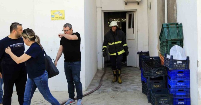 Öğretmenevinin mutfak bölümünde çıkan yangında 1 kişi dumandan etkilendi
