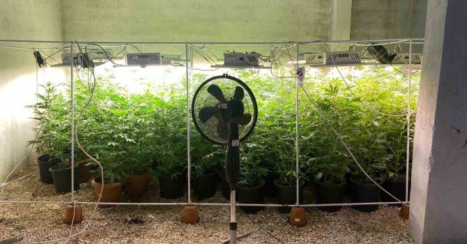 Mersin’de depoyu uyuşturucu üretim tesisine çeviren şüpheli yakalandı