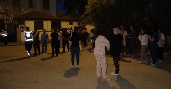 Alevleri görenler pijamalarla kendilerini sokağa attı