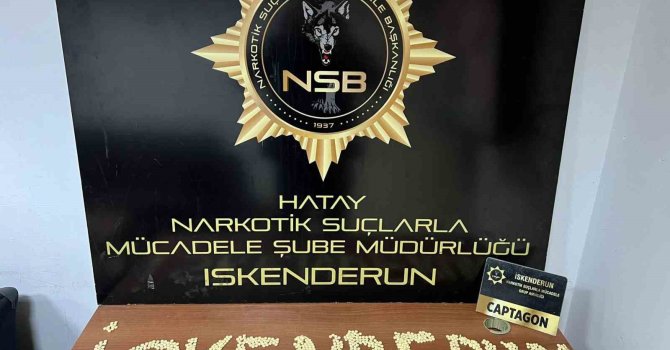 Motosikletle kaçan şahsın attığı çantada 2 bin adet captagon ele geçirildi