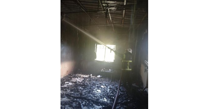 Payas’ta çıkan ev yangını söndürüldü