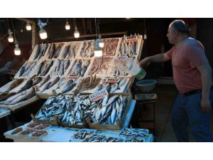 Balıkçılar ‘vatandaş uygun fiyata balık yesin’ diyerek ihracata kısıtlama istedi